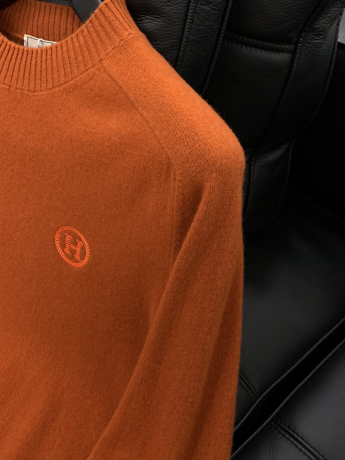 ，Hermès 爱马仕，2025冬季最新品，专柜同步有售，原单狠货，时尚休闲圆领🦙羊毛长袖针织毛衣，定制