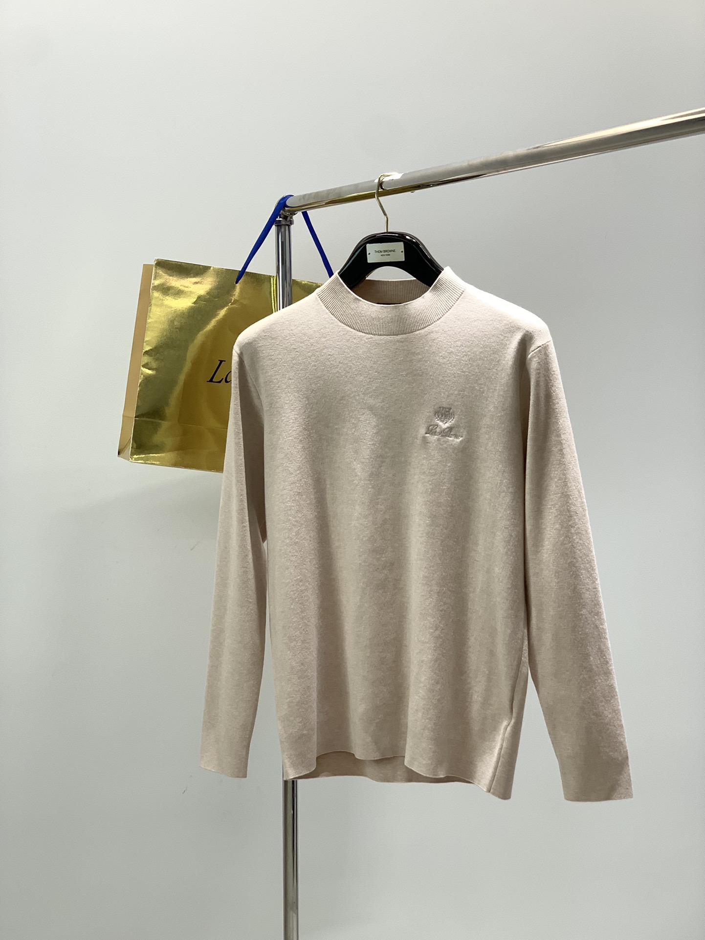 ，lP🆕(Loro Piana )，2025秋冬最新品，专柜同步有售，原单狠货，时尚休闲圆领长袖针织毛衣