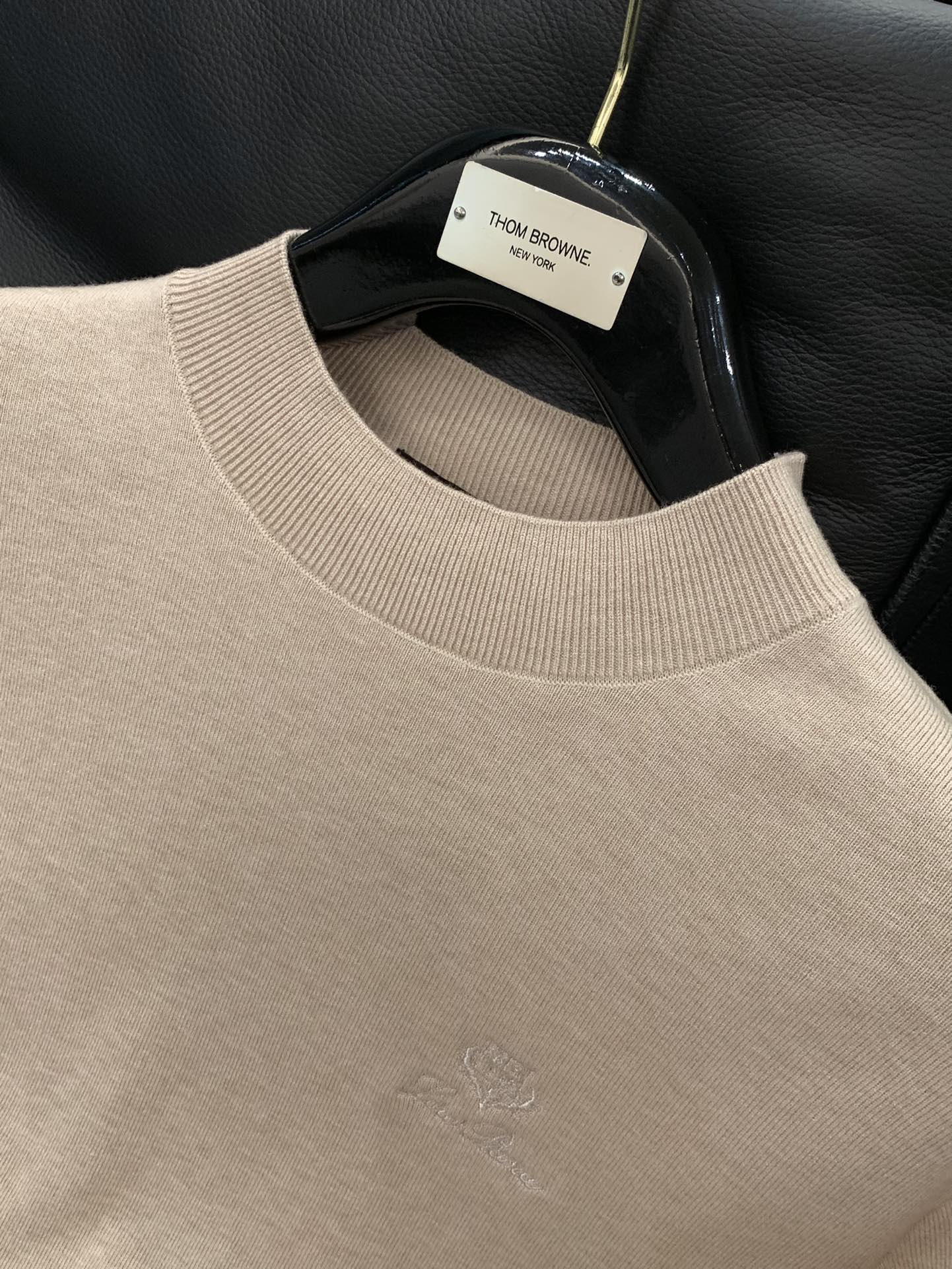 ，lP🆕(Loro Piana )，2025秋冬最新品，专柜同步有售，原单狠货，时尚休闲圆领长袖针织毛衣