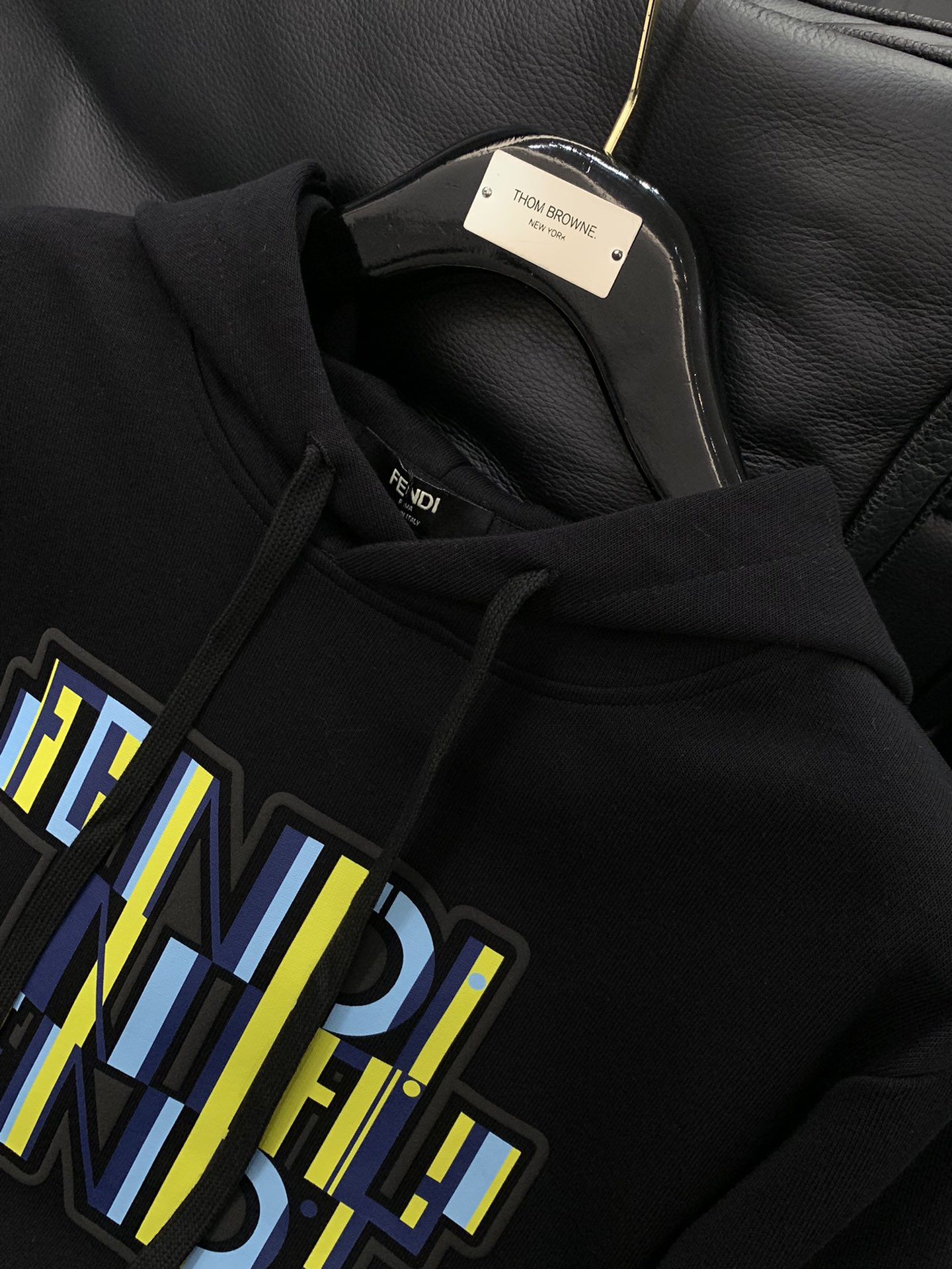 ，FENDI 芬迪，2025秋季最新品，专柜同步有售，原单狠货，时尚休闲连帽卫衣，进口原版面料，顶级印花