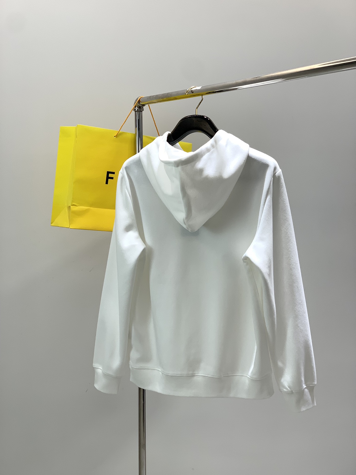 ，FENDI 芬迪，2025秋季最新品，专柜同步有售，原单狠货，时尚休闲连帽卫衣，进口原版面料，顶级印花