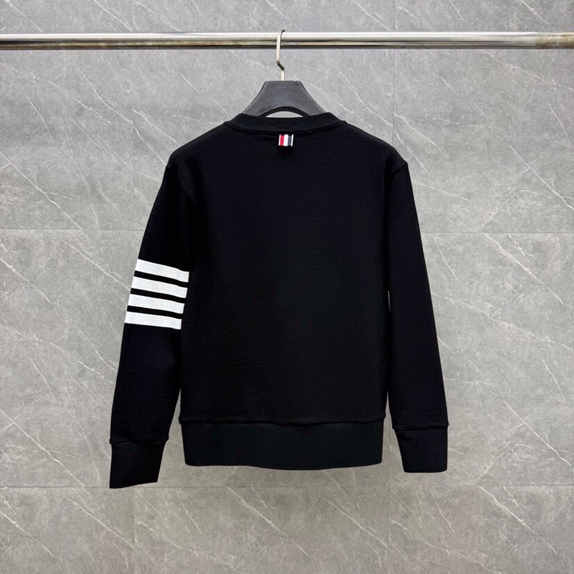 THOM BROWNE 汤姆布朗 TB色织棉开衫有口袋 卫衣材质情侣款开衫\n码数：00-6 颜色：浅灰