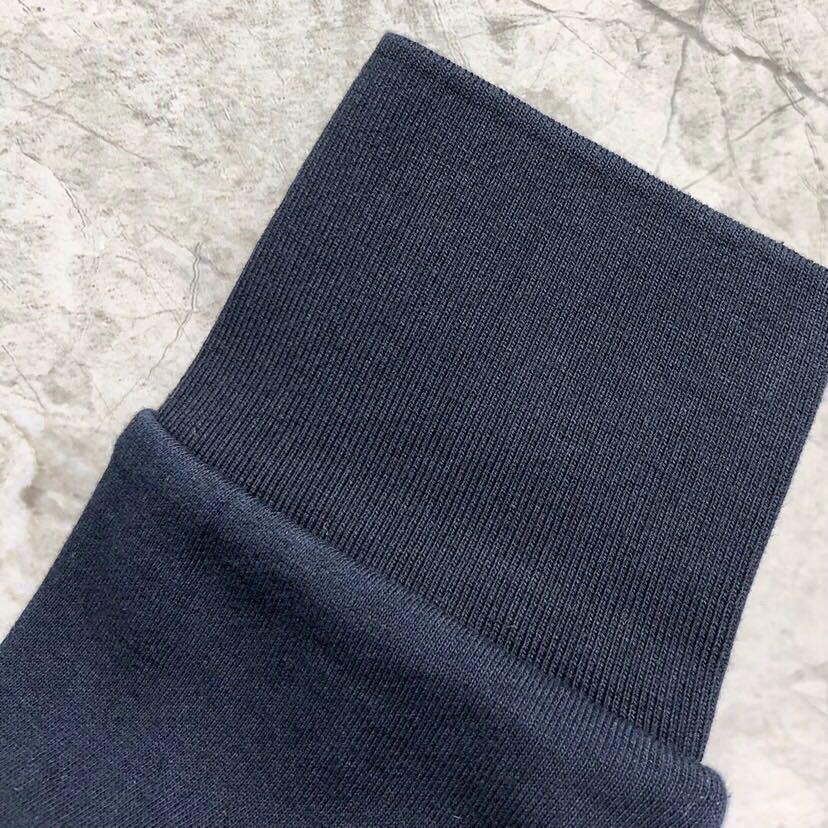 THOM BROWNE 汤姆布朗 TB色织棉开衫有口袋 卫衣材质情侣款开衫\n码数：00-6 颜色：浅灰