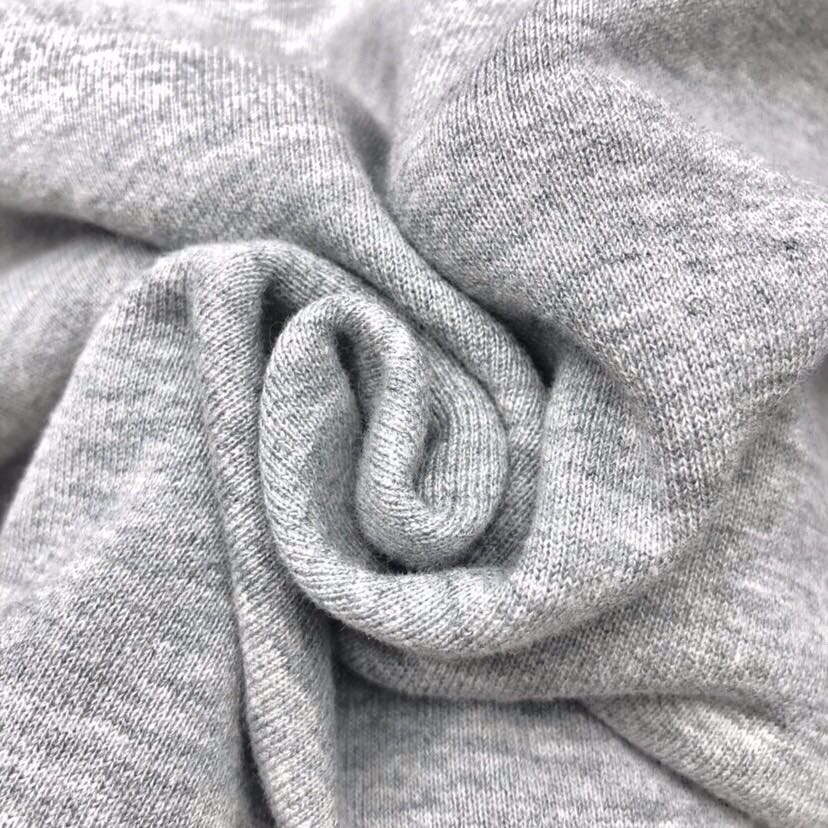 THOM BROWNE 汤姆布朗 TB色织棉开衫有口袋 卫衣材质情侣款开衫\n码数：00-6 颜色：浅灰