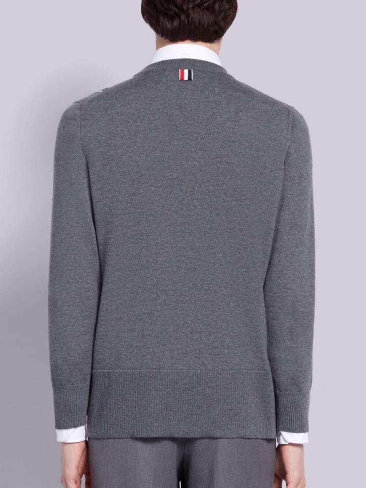 THOM BROWNE 汤姆布朗 TB左肩织带圆领毛衣 \n颜色：灰色、藏青色 码数：1-4\n（下单请
