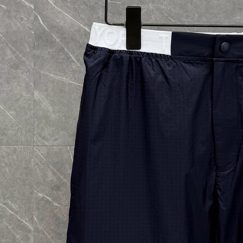 THOM BROWNE 汤姆布朗 TB暗格纹秋冬薄款四杠休闲裤 19.25.15\n码数：1-4 颜色：