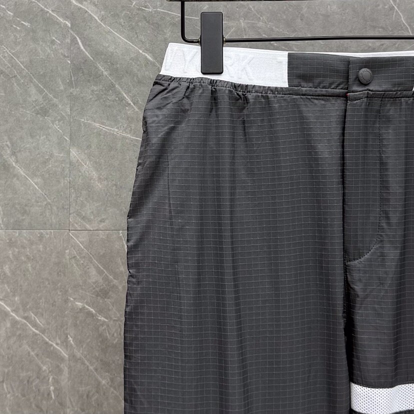 THOM BROWNE 汤姆布朗 TB暗格纹秋冬薄款四杠休闲裤 19.25.15\n码数：1-4 颜色：