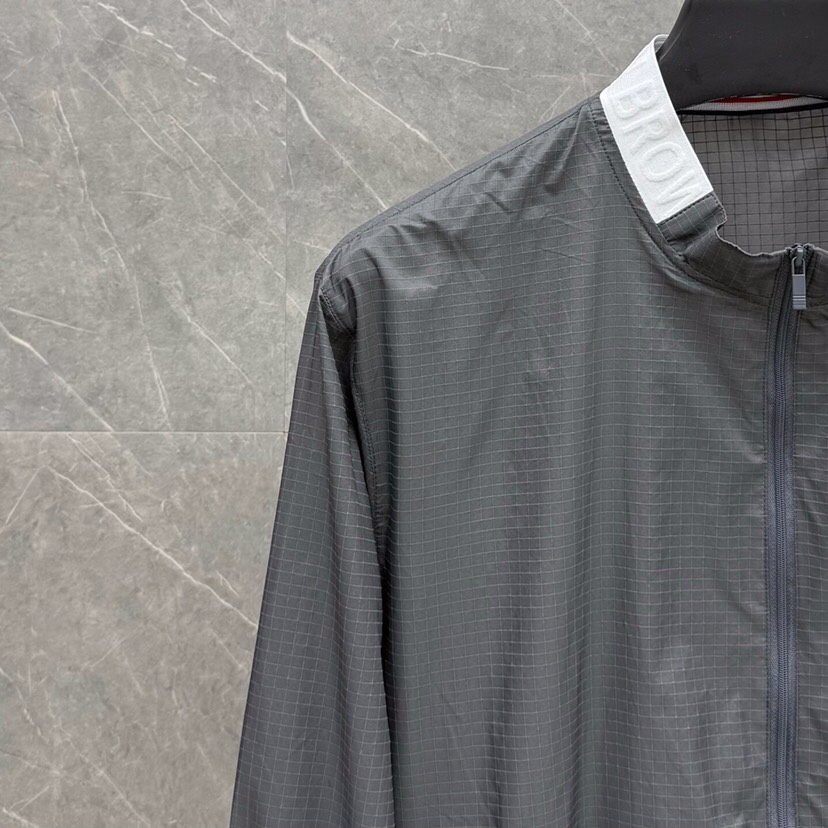 THOM BROWNE 汤姆布朗 TB 暗格纹秋冬薄款四杠休闲夹克 \n码数：1-4 颜色：灰、蓝\n（