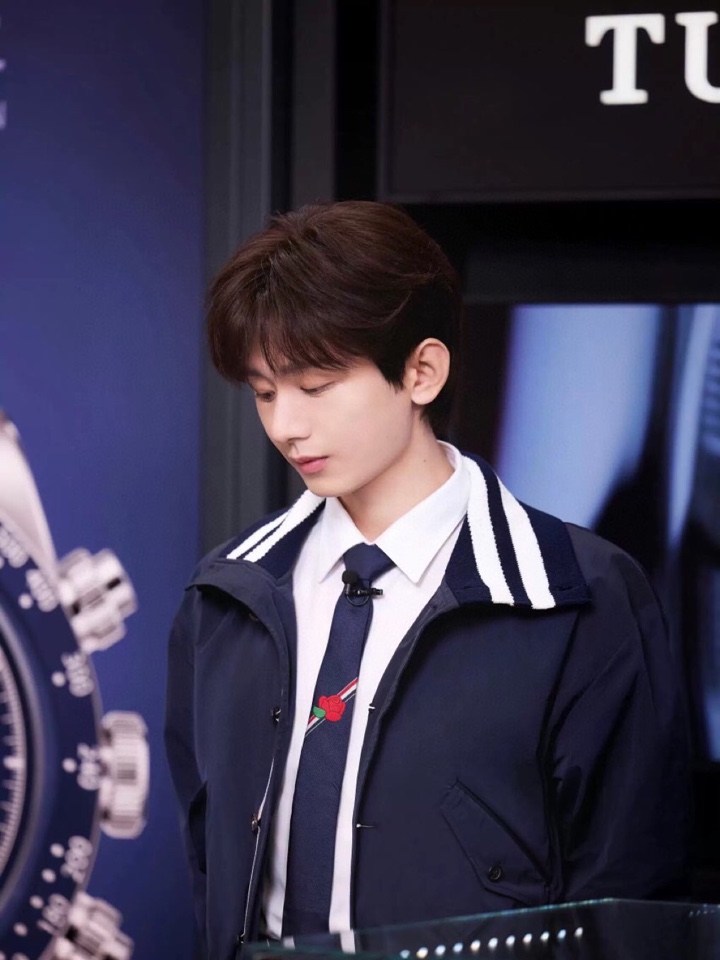 THOM BROWNE 汤姆布朗 TB明星成毅同款休闲夹克 \n码数：1-4 颜色：灰、蓝\n（下单请报