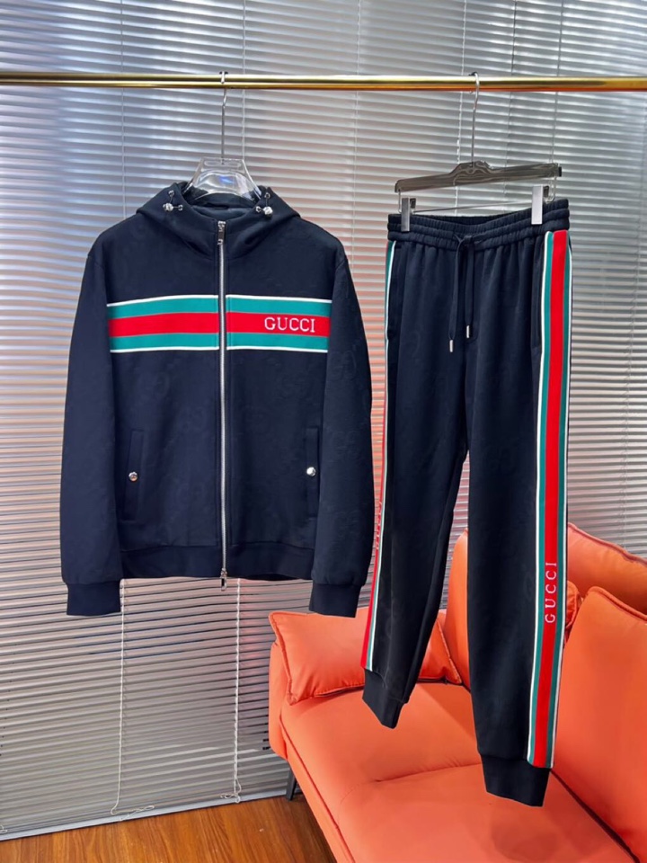 Gucci 古奇2025秋冬新品运动休闲织带连帽套装，十足腔调 上身非常的赞 超有型 绝对是吸引回头率的