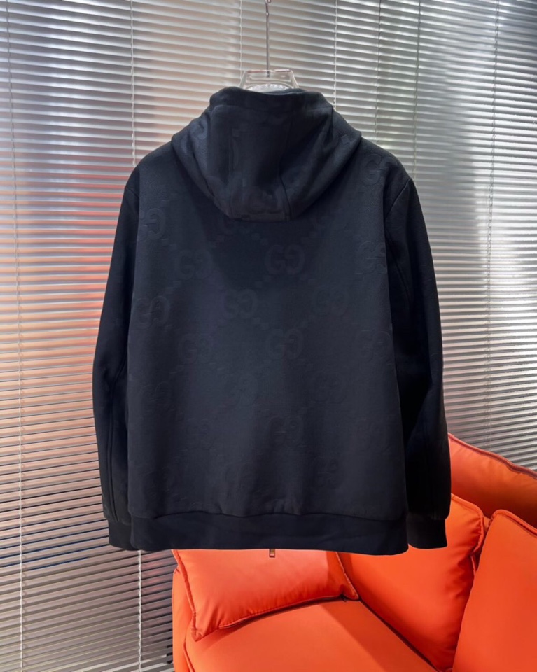 Gucci 古奇2025秋冬新品运动休闲织带连帽套装，十足腔调 上身非常的赞 超有型 绝对是吸引回头率的