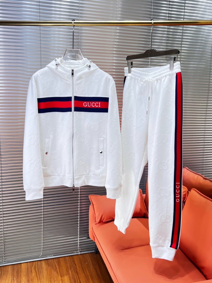 Gucci 古奇2025秋冬新品运动休闲织带连帽套装，十足腔调 上身非常的赞 超有型 绝对是吸引回头率的