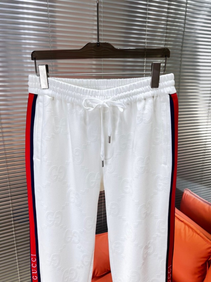 Gucci 古奇2025秋冬新品运动休闲织带连帽套装，十足腔调 上身非常的赞 超有型 绝对是吸引回头率的
