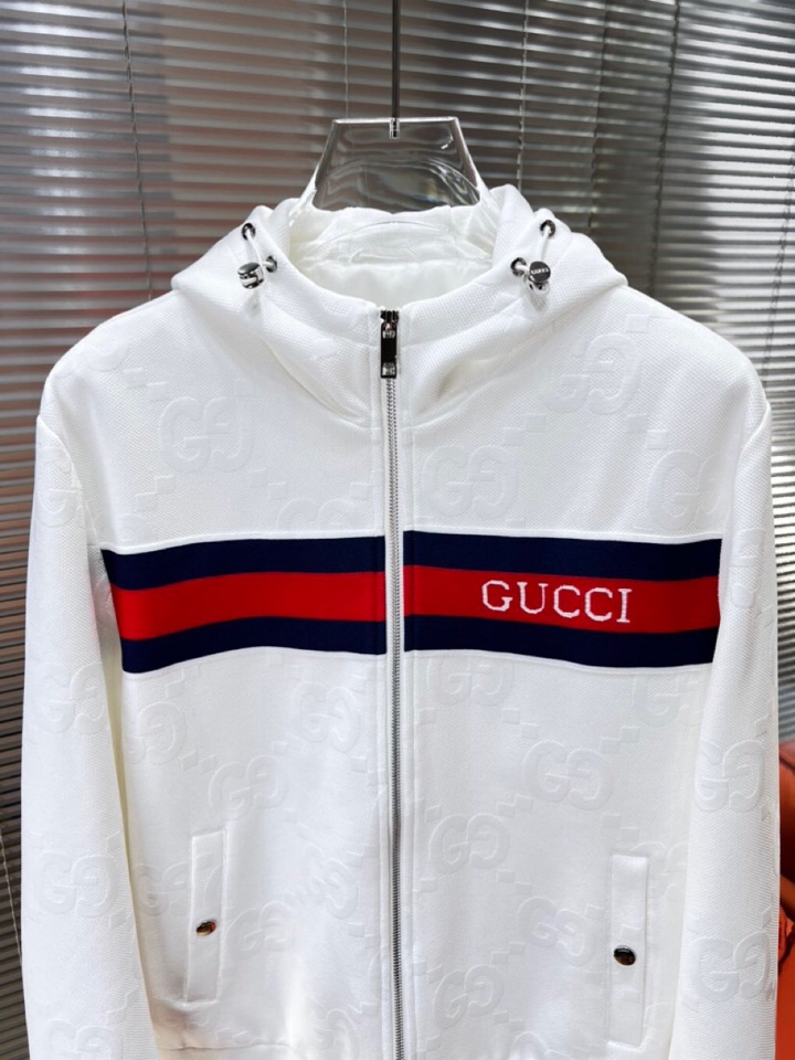 Gucci 古奇2025秋冬新品运动休闲织带连帽套装，十足腔调 上身非常的赞 超有型 绝对是吸引回头率的