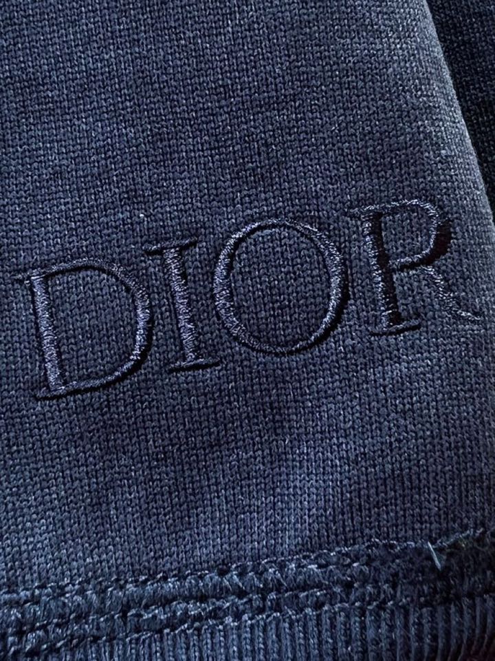 Dior 迪奥2025秋冬新品运动休闲连帽套装，十足腔调 上身非常的赞 超有型 绝对是吸引回头率的利器！