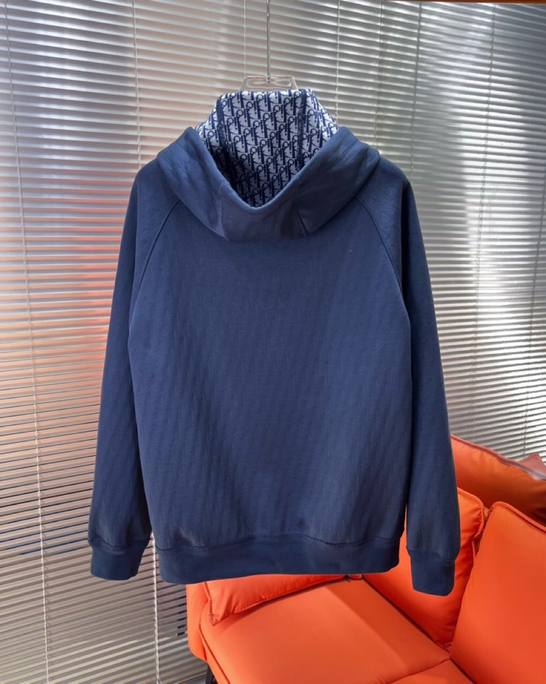 Dior 迪奥2025秋冬新品运动休闲连帽套装，十足腔调 上身非常的赞 超有型 绝对是吸引回头率的利器！