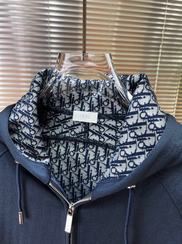 Dior 迪奥2025秋冬新品运动休闲连帽套装，十足腔调 上身非常的赞 超有型 绝对是吸引回头率的利器！