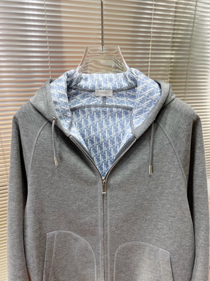 Dior 迪奥2025秋冬新品运动休闲连帽套装，十足腔调 上身非常的赞 超有型 绝对是吸引回头率的利器！