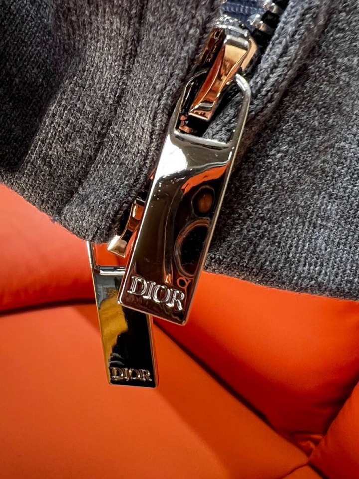 Dior 迪奥2025秋冬新品运动休闲连帽套装，十足腔调 上身非常的赞 超有型 绝对是吸引回头率的利器！