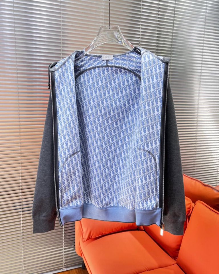 Dior 迪奥2025秋冬新品运动休闲连帽套装，十足腔调 上身非常的赞 超有型 绝对是吸引回头率的利器！