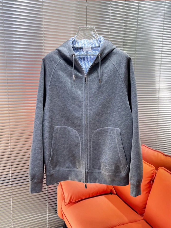 Dior 迪奥2025秋冬新品运动休闲连帽套装，十足腔调 上身非常的赞 超有型 绝对是吸引回头率的利器！