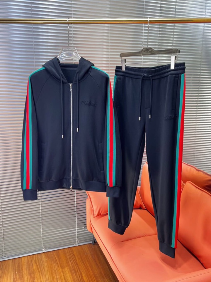 Gucci 古奇2025秋冬新品运动休闲连帽套装，十足腔调 上身非常的赞 超有型 绝对是吸引回头率的利器