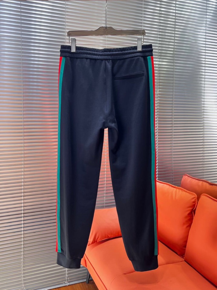 Gucci 古奇2025秋冬新品运动休闲连帽套装，十足腔调 上身非常的赞 超有型 绝对是吸引回头率的利器