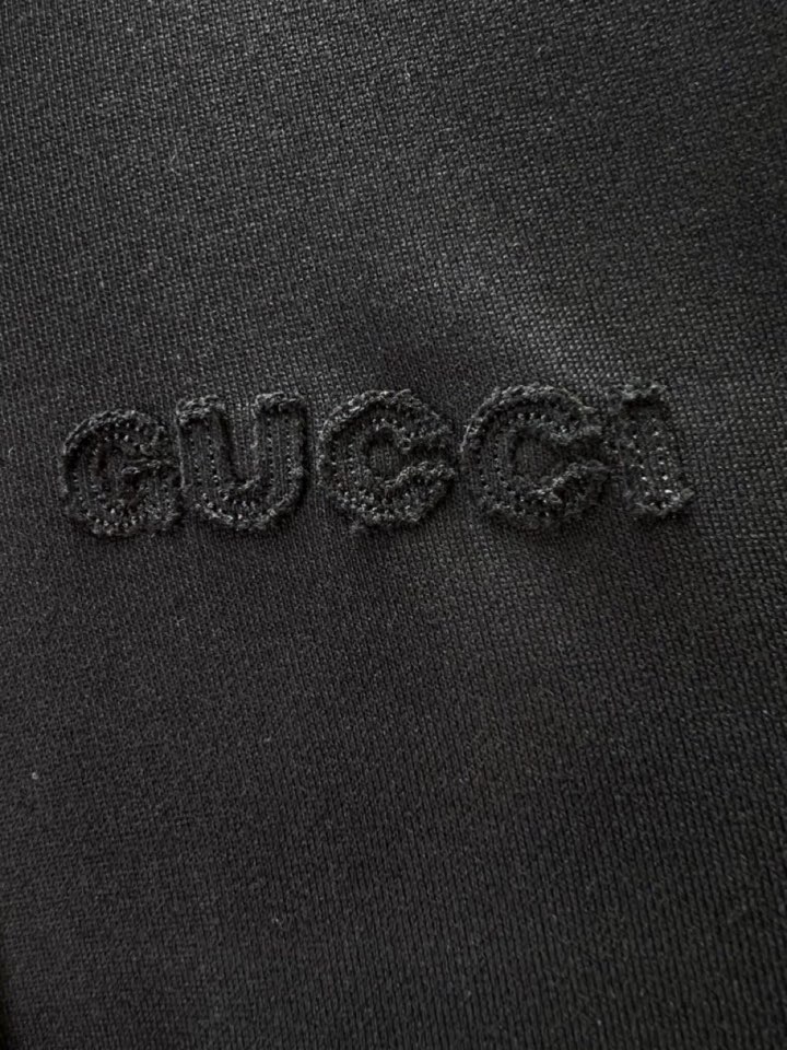 Gucci 古奇2025秋冬新品运动休闲连帽套装，十足腔调 上身非常的赞 超有型 绝对是吸引回头率的利器