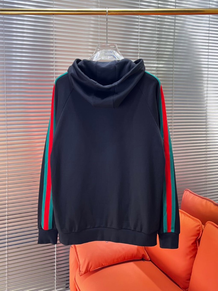 Gucci 古奇2025秋冬新品运动休闲连帽套装，十足腔调 上身非常的赞 超有型 绝对是吸引回头率的利器