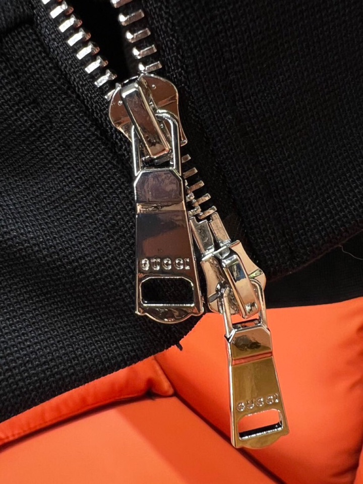 Gucci 古奇2025秋冬新品运动休闲连帽套装，十足腔调 上身非常的赞 超有型 绝对是吸引回头率的利器