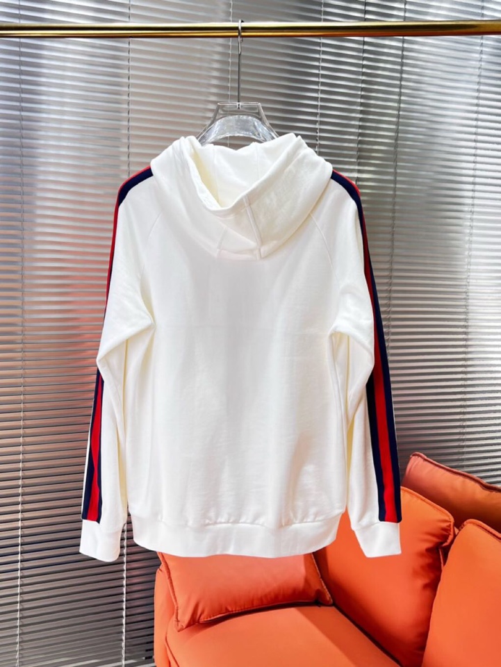 Gucci 古奇2025秋冬新品运动休闲连帽套装，十足腔调 上身非常的赞 超有型 绝对是吸引回头率的利器