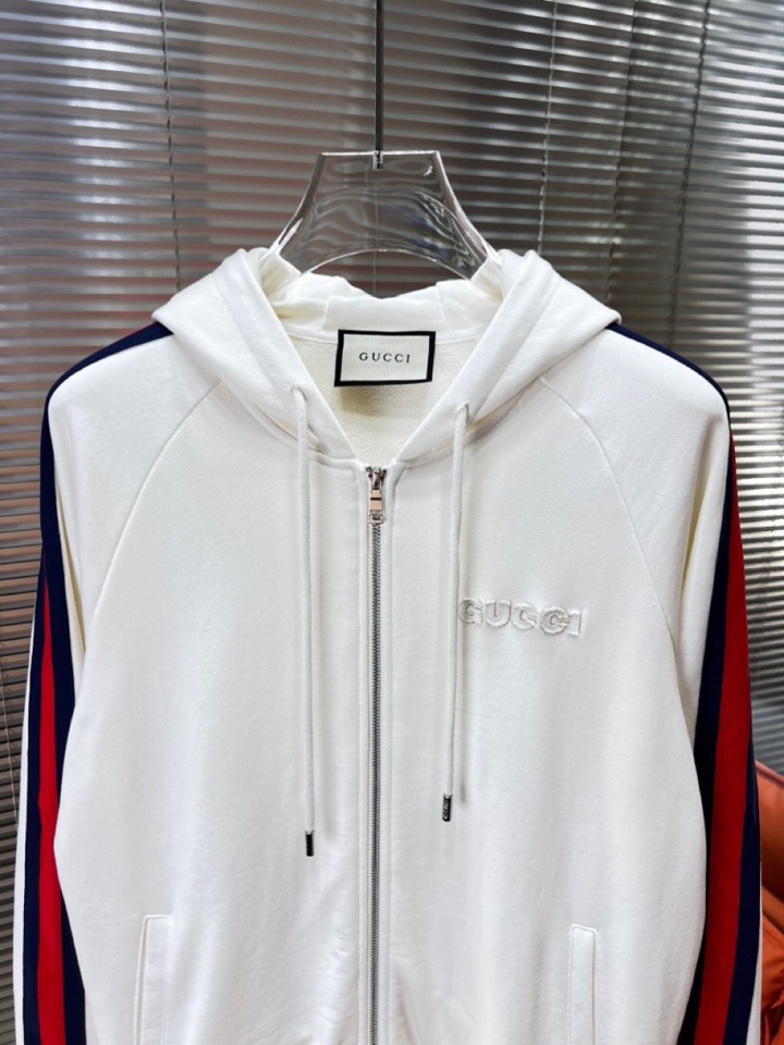 Gucci 古奇2025秋冬新品运动休闲连帽套装，十足腔调 上身非常的赞 超有型 绝对是吸引回头率的利器