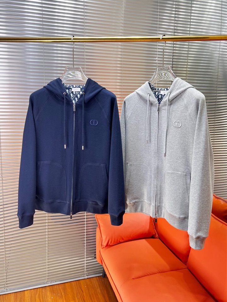Dior 迪奥胸前字母刺绣连帽卫衣开衫拉链外套，\n面料采用高克重面料，上身舒服透气，手感极佳，胸前字母