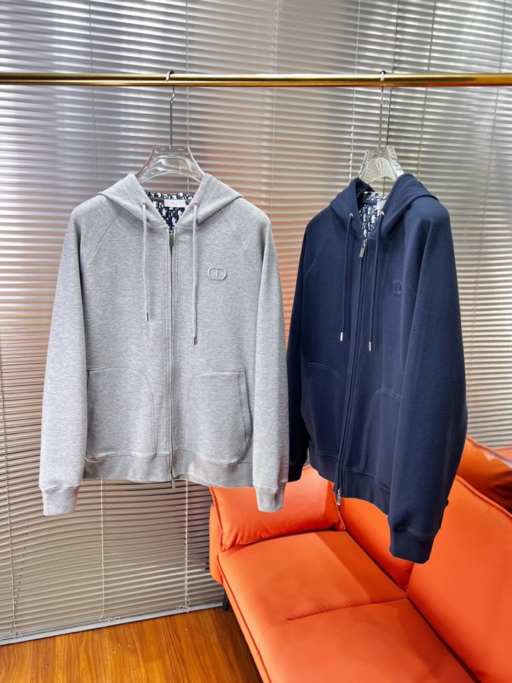 Dior 迪奥胸前字母刺绣连帽卫衣开衫拉链外套，\n面料采用高克重面料，上身舒服透气，手感极佳，胸前字母