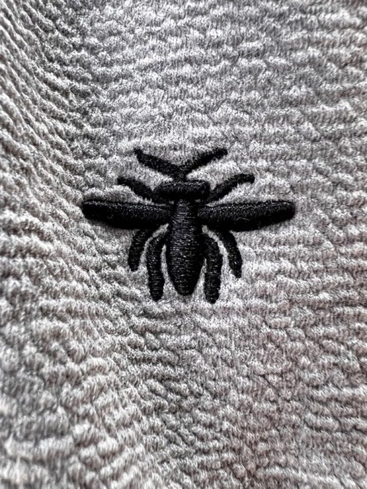 Dior 迪奥胸前字母刺绣连帽卫衣开衫拉链外套，\n面料采用高克重面料，上身舒服透气，手感极佳，胸前字母