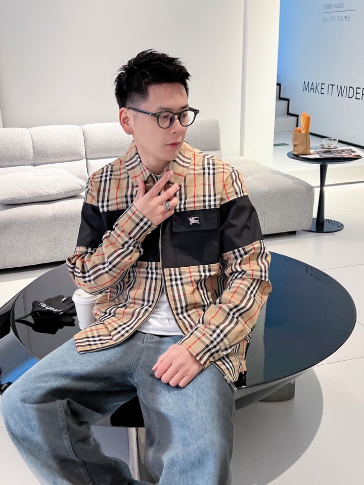 巴宝莉 官网同款，三标齐全，提前发售 2025ss秋冬新款男士夹克外套， 原单三标齐全高端版本 定制面料