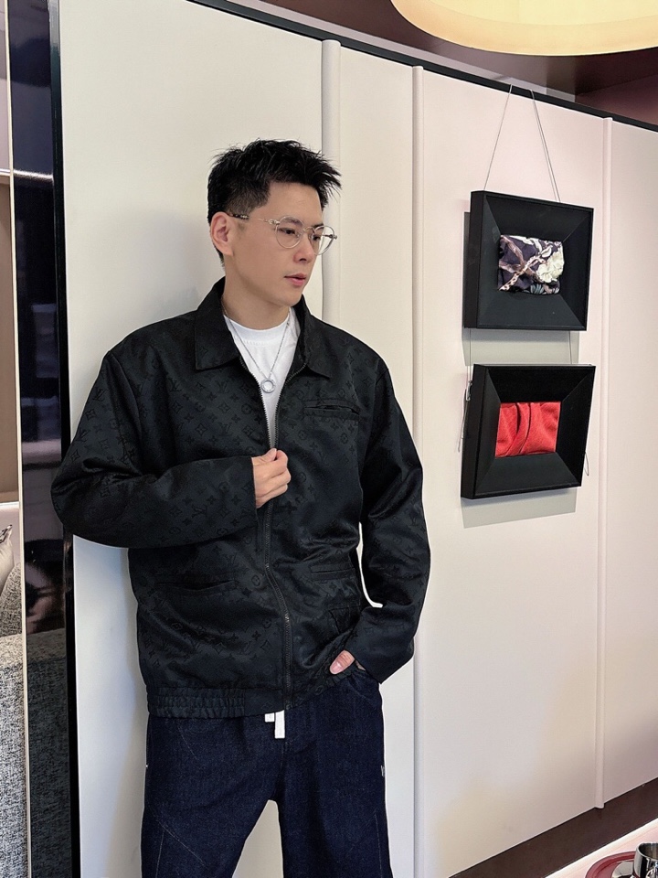 LV 官网同款，三标齐全，提前发售 2025ss秋冬新款男士夹克外套，原单三标齐全高端版本 定制面料 透