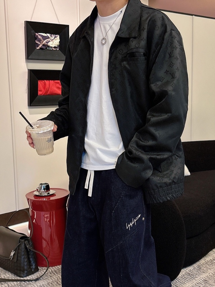 LV 官网同款，三标齐全，提前发售 2025ss秋冬新款男士夹克外套，原单三标齐全高端版本 定制面料 透