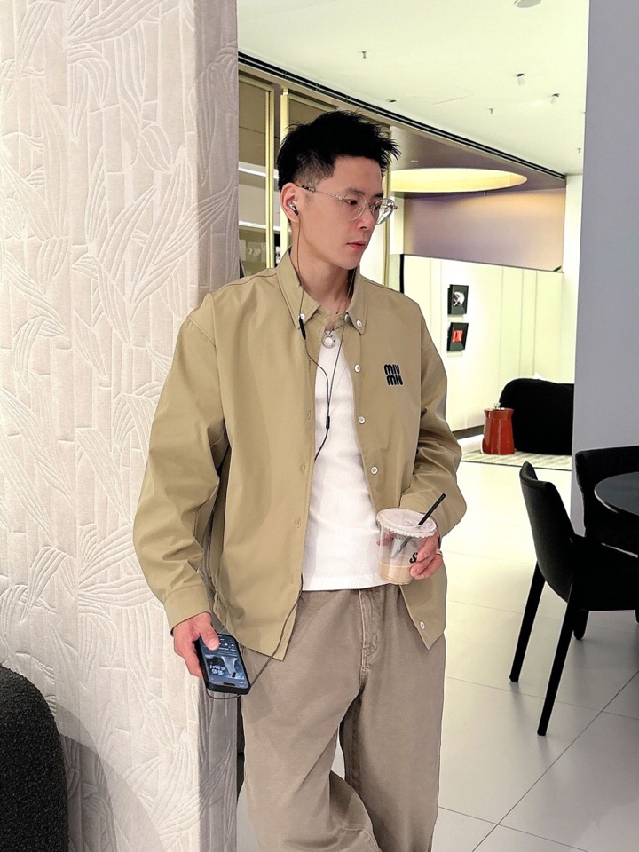 Miu Miu 缪缪官网同款，三标齐全，提前发售 2025ss秋冬新款男士夹克外套，原单三标齐全高端版本