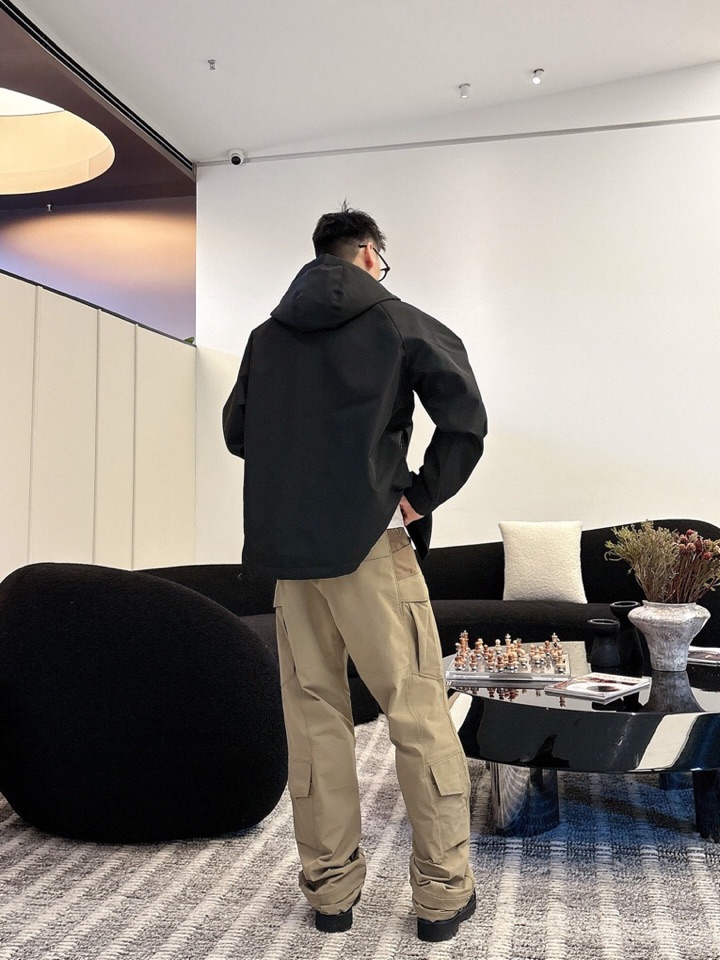 迪桑特 官网同款，三标齐全，提前发售 2025ss秋冬新款男士夹克外套，原单三标齐全高端版本 定制面料 