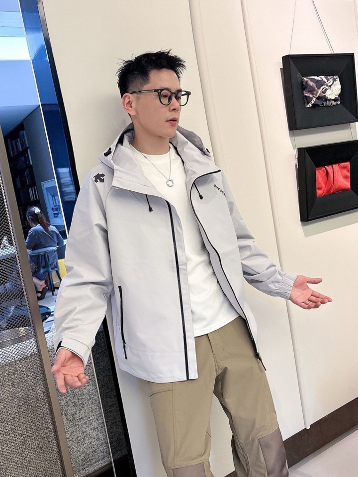 迪桑特 官网同款，三标齐全，提前发售 2025ss秋冬新款男士夹克外套，原单三标齐全高端版本 定制面料 