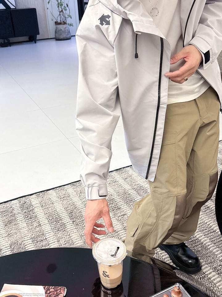 迪桑特 官网同款，三标齐全，提前发售 2025ss秋冬新款男士夹克外套，原单三标齐全高端版本 定制面料 