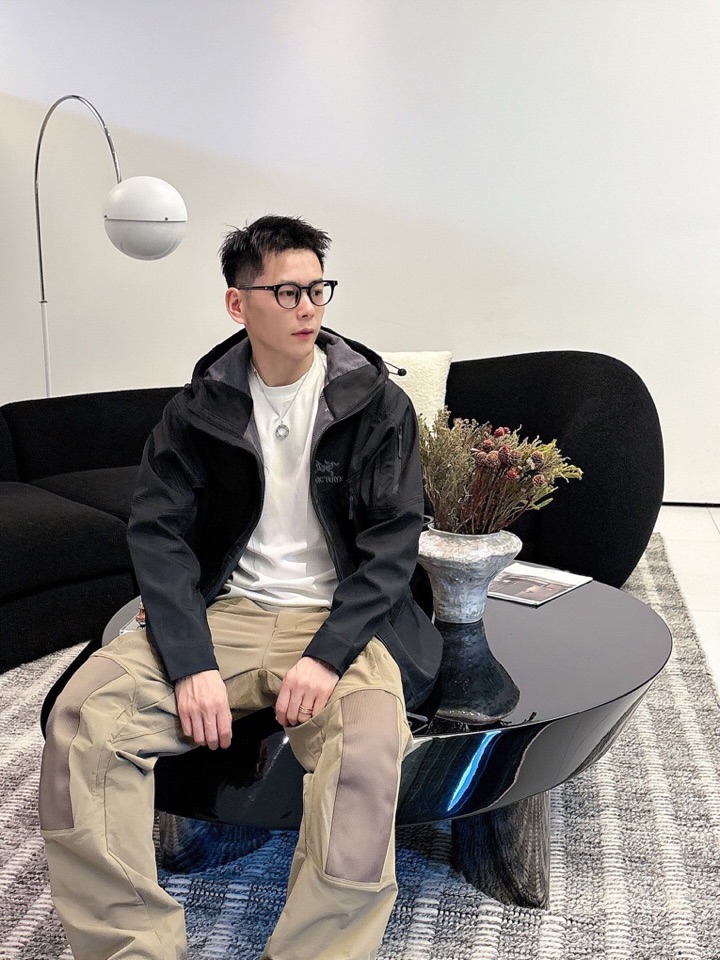 始祖鸟 官网同款，三标齐全，提前发售 2025ss秋冬新款男士夹克外套，原单三标齐全高端版本 定制面料 