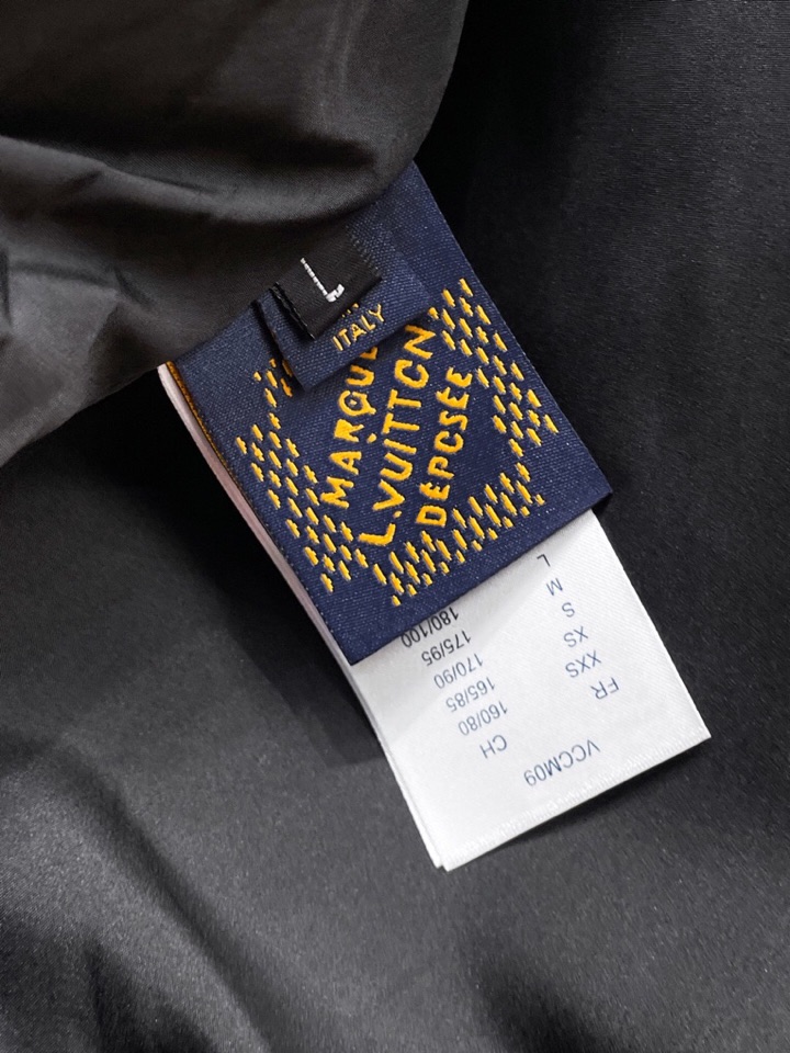 LV 官网同款，三标齐全，提前发售 2025ss秋冬新款男士夹克外套，双面穿原单三标齐全高端版本 定制面