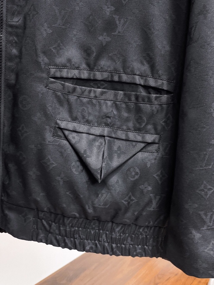 LV 官网同款，三标齐全，提前发售 2025ss秋冬新款男士夹克外套，双面穿原单三标齐全高端版本 定制面
