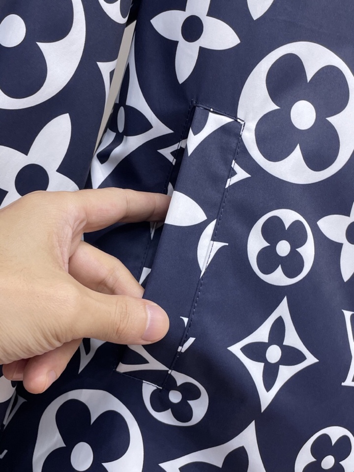 LV 官网同款，三标齐全，提前发售 2025ss秋冬新款男士夹克外套，双面穿原单三标齐全高端版本 定制面