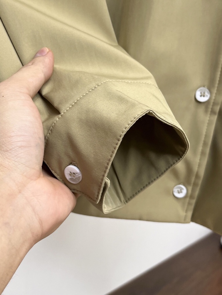 Miu Miu 官网同款，三标齐全，提前发售 2025ss秋冬新款男士夹克外套，原单三标齐全高端版本 定