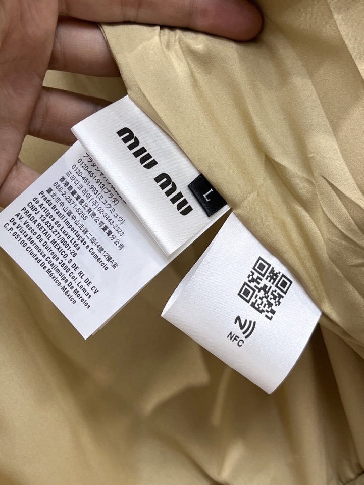 Miu Miu 官网同款，三标齐全，提前发售 2025ss秋冬新款男士夹克外套，原单三标齐全高端版本 定