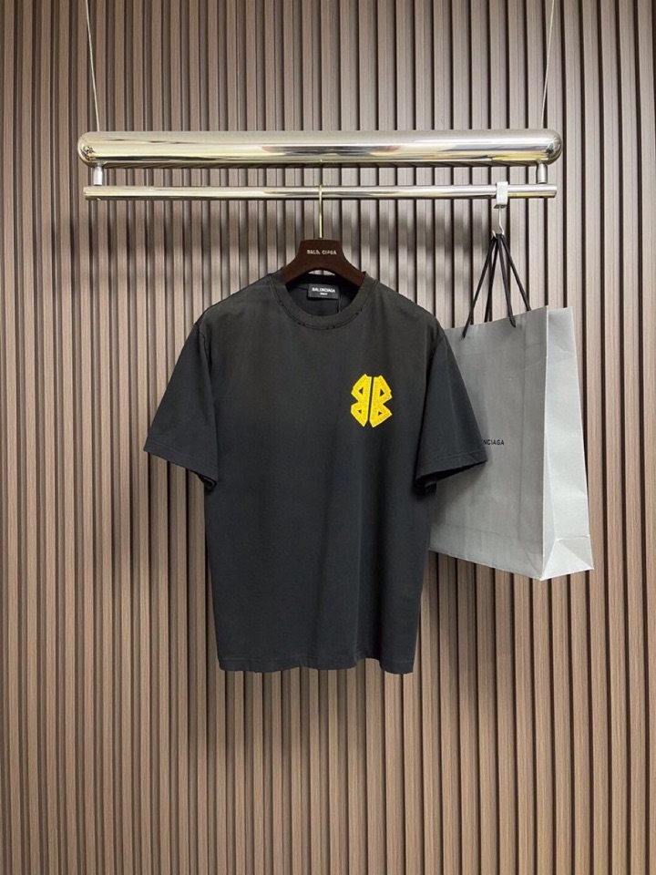 BALENCIAGA 巴黎世家复古胶带印花BB标识短袖圆领T恤，定织面料工艺洗水处理 高克重300克面料