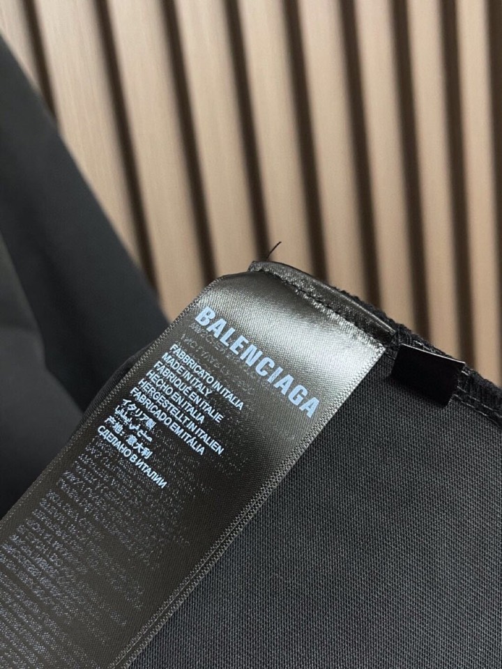 BALENCIAGA 巴黎世家复古胶带印花BB标识短袖圆领T恤，定织面料工艺洗水处理 高克重300克面料